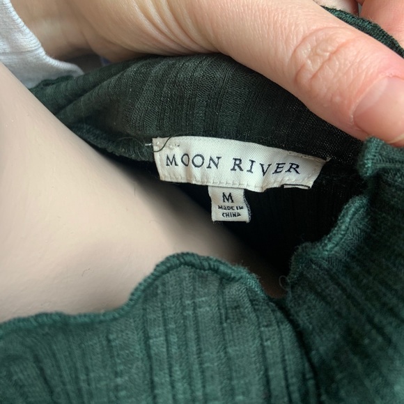 Forest green flowy long sleeve top - Picture 5 of 6